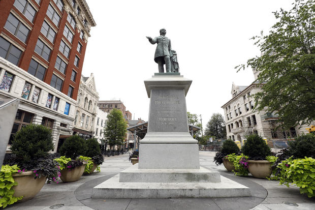 Lexington Mayor Vows To Remove Confederate Monuments 