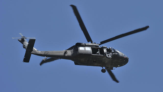 uh60-black-hawk-helicopter.jpg 