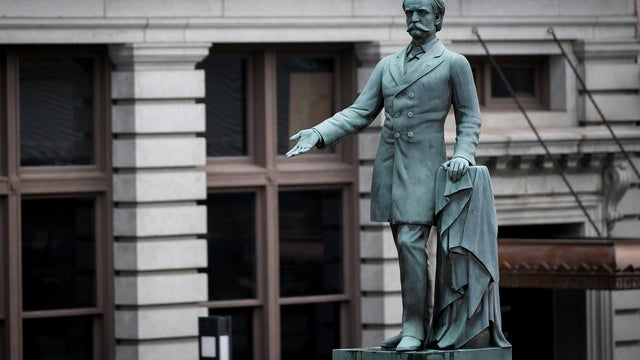 A monument to former U.S. Vice President and Confederate General John Cabell Breckinridge stands outside the Old Courthouse in Lexington 