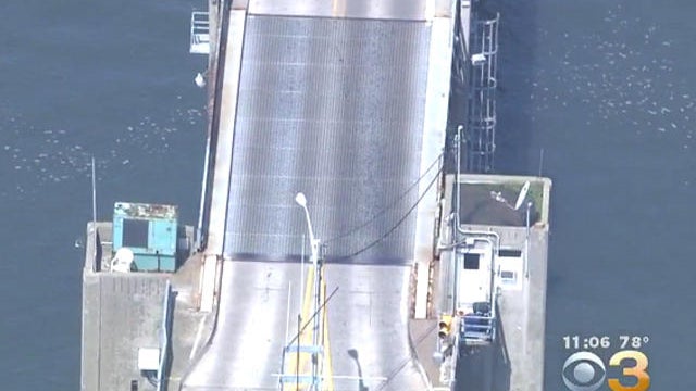 middle-thorofare-bridge-which-connects-wildwood-and-cape-may-nj.jpg 