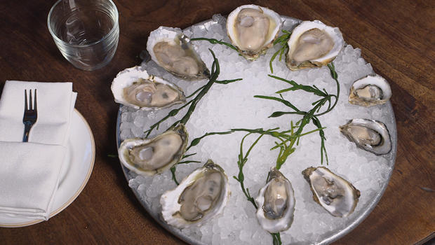 oysters-served-620.jpg 