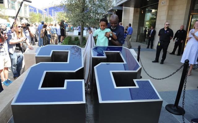 Cowboys Unveil Ring Of Honor Walk At The Star In Frisco - CBS Texas