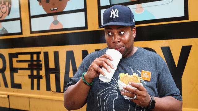 Actor, Comedian And Dad Kenan Thompson Encourages Fans To Dine Out This Month To Support No Kid Hungry 