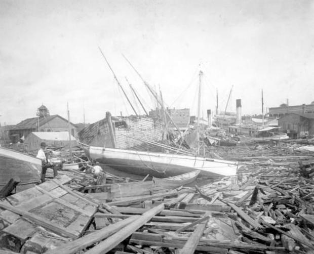 pensacola-harbor-debris-1906-hurricane.jpg 