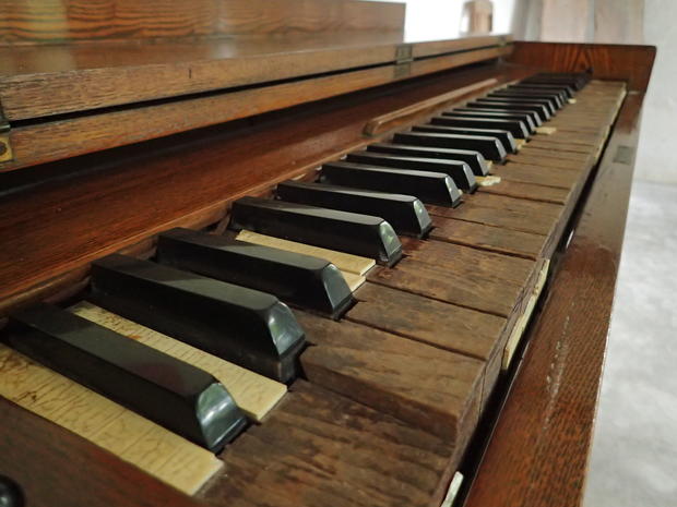 old piano 