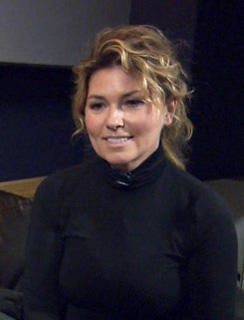 shania-twain-portrait-244.jpg 