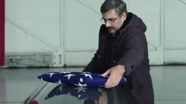 last-flag-flying-steve-carell-casket-promo.jpg 