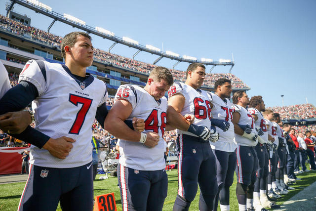 Texans stay in room, Chiefs lock arms during pre-game anthems