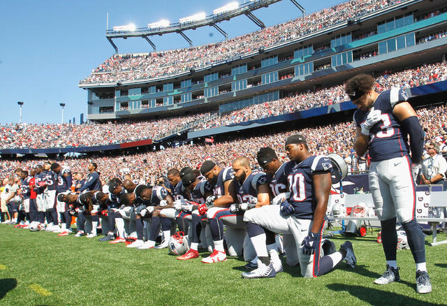 Players Link Arms Before 'Thursday Night Football' Anthem