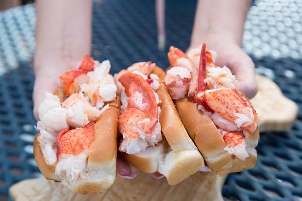 Cousins Maine Lobster - VERIFIED - Lobster Roll 