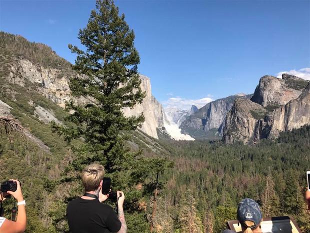 Yosemite 2nd Rockfall 3 (CREDIT KGPE-KSEE24) 