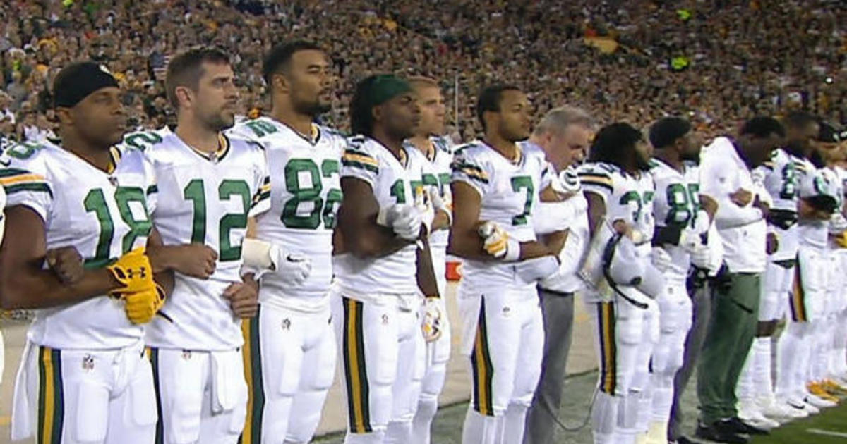 Poll finds Americans split on NFL anthem controversy CBS News