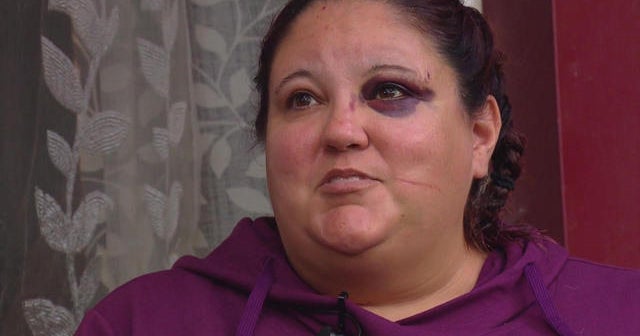 Woman attacked after asking teens to be quiet in movie theater - CBS News