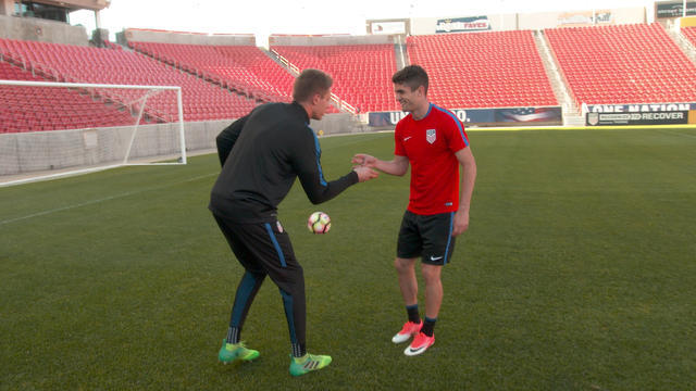 ot-soccerpulisic2handshake-1409176-640x360.jpg 