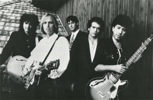 tom-petty-and-the-heartbreakers-mike-campbell-tp-stan-lynch-benmont-tench-howie-epstein-photo-caroline-greyshock-mca.jpg 