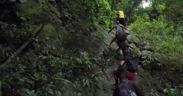 Migrants risk their lives crossing the Darien Gap to get to America ...