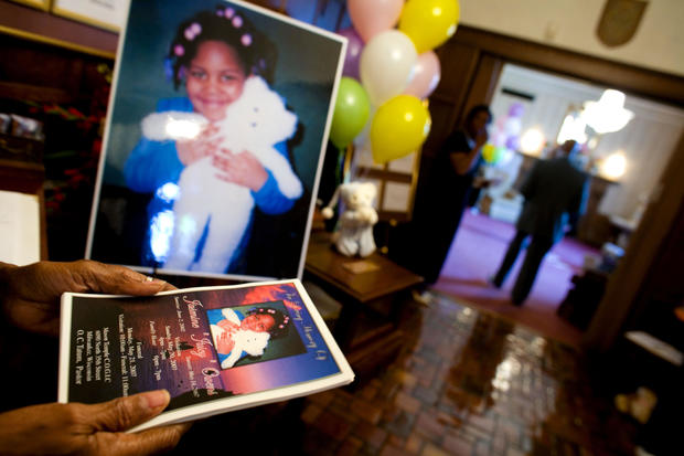 Milwaukee Community Mourns Shooting Death Of 4-Year-Old Girl 