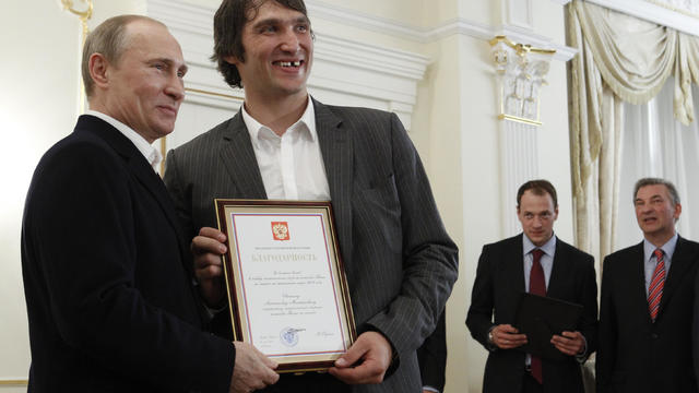 ovechkin-putin-ap-49317718370.jpg 