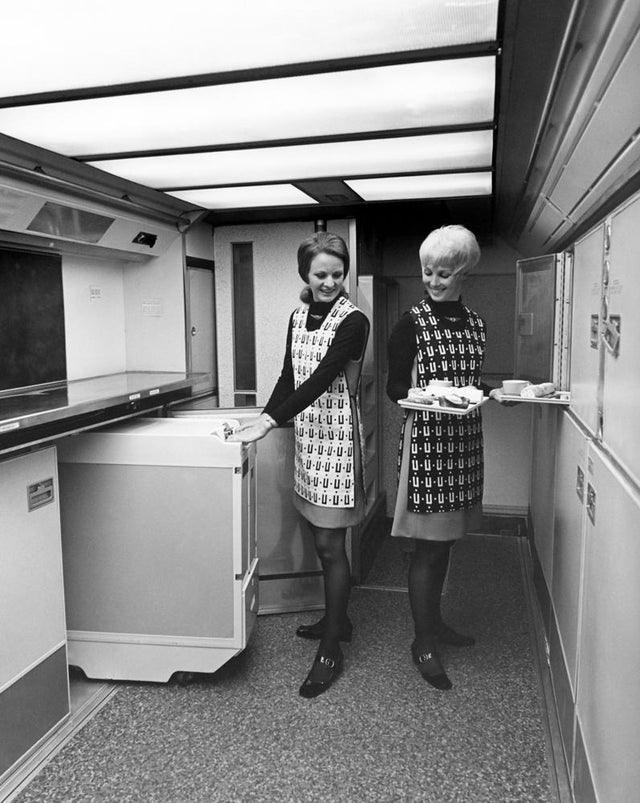 747-gallery-united-1970-galley-lower-level.jpg 