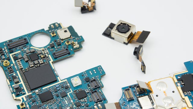 fix damage ic circuit board screwdriver open 