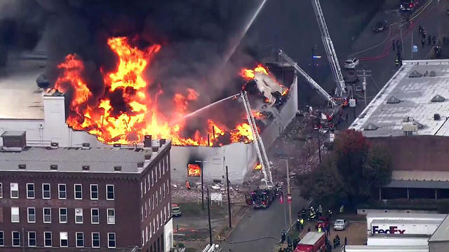 171115-kmov-warehouse-fire-01.jpg 