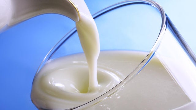 pouring-milk.jpg 