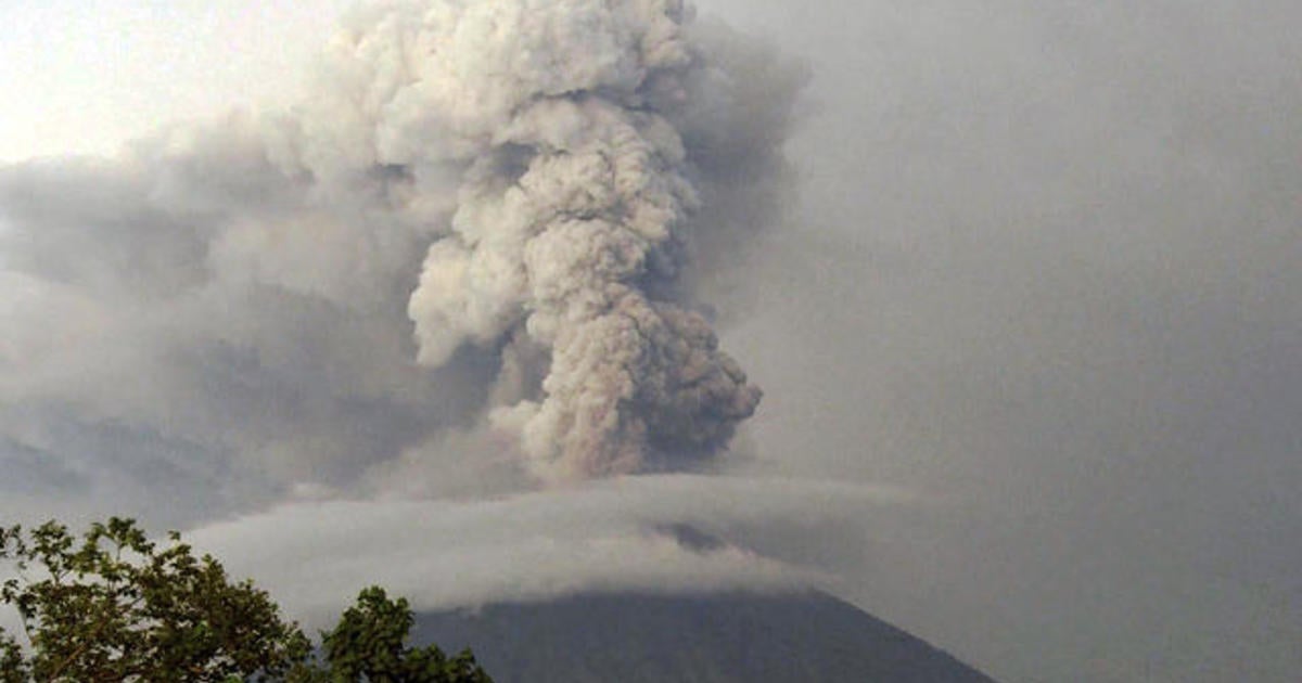 Bali airport remains closed over threat of imminent volcano eruption ...