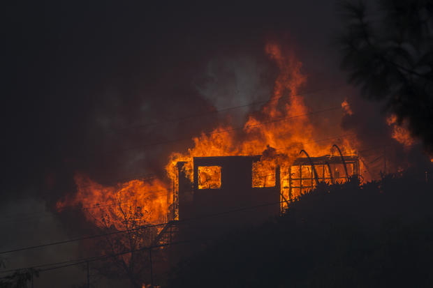 Southern California Wildfires Forces Thousands to Evacuate 