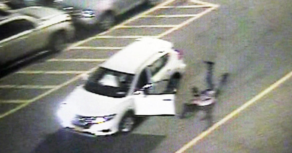Caught On Video Mall Employee Dragged By Suv While Trying To Stop Shoplifting Suspects Cbs