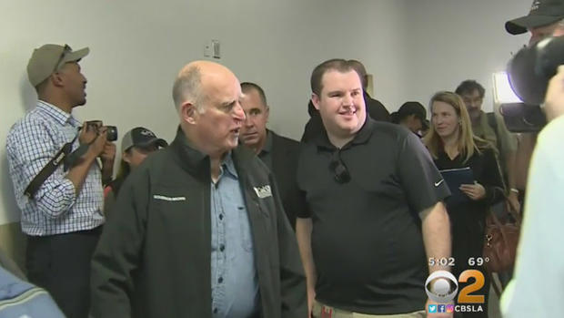 Governor Brown tours fire damage 