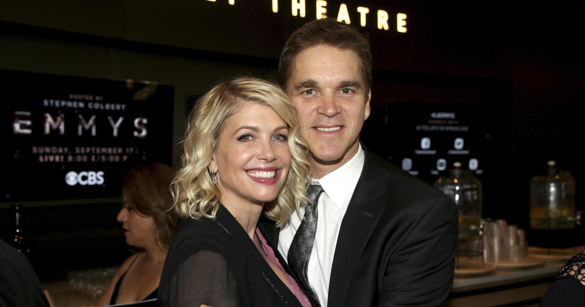 Wife of NHL player Luc Robitaille tweets about Donald Trump elevator  encounter - CBS News