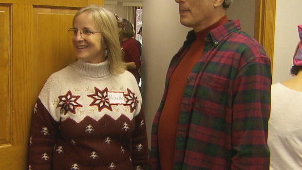 david-and-michelle-fein-started-the-christmas-tree-project-to-provide-decorated-trees-to-families-in-need-credit-cbs-news.jpg 