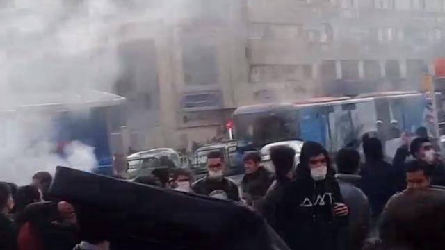 cbsn-fusion-protests-in-iran-were-ignited-a-few-days-ago-and-continue-today-thumbnail-1472590-640x360.jpg 