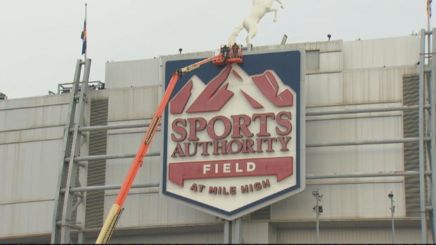 Mile High Signage coming down LU5_frame_3405 