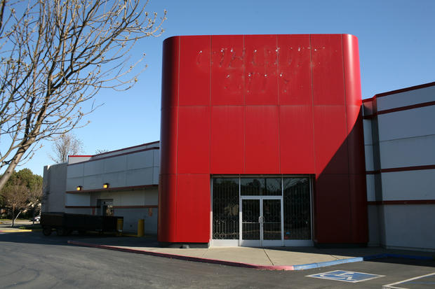Abandoned former Circuit City store 