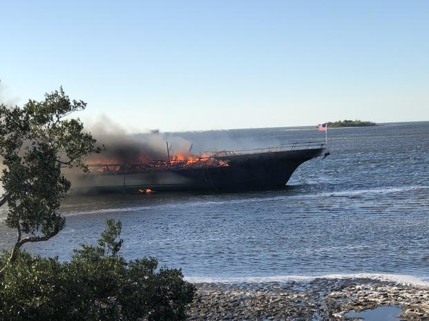 port-richey-boat-fire.jpg 