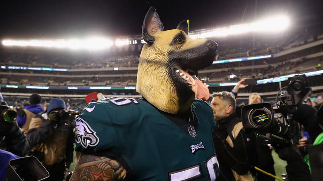 Eagles Embrace Role Of 'Underdog' With Dog Masks - CBS Philadelphia