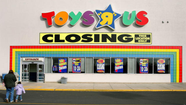 toys-r-us-closing-getty-images.jpg 