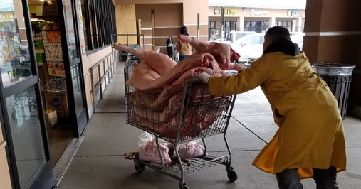 Photos of raw meat delivery prompt investigation CBS News