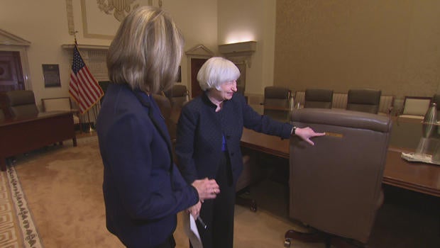 janet-yellen-rita-braver-federal-reserve-board-room-620.jpg
