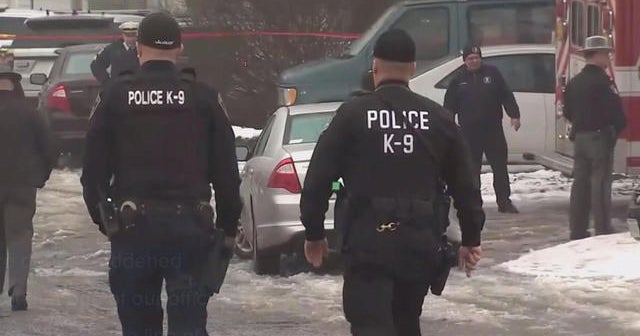 2 police officers shot and killed in Ohio - CBS News