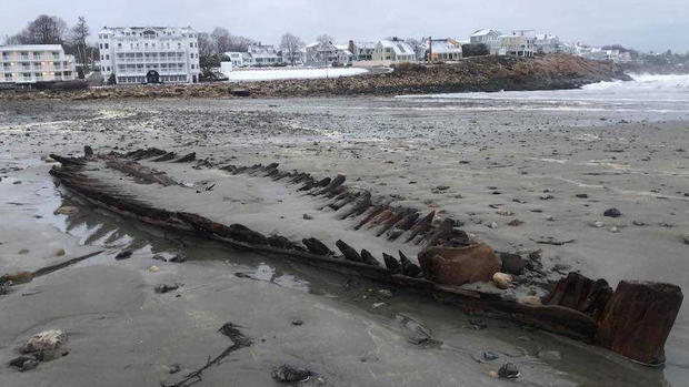 Shipwreck on York, Maine beach 