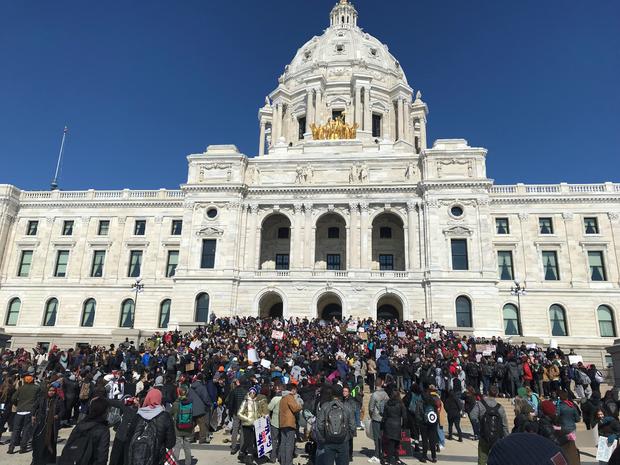 students march on capitol 