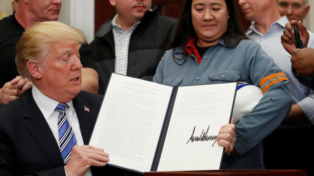 donald trump signs tariffs proclamation 