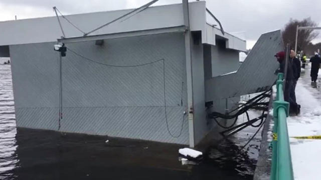 harvard-boathouse-sinking.jpg 