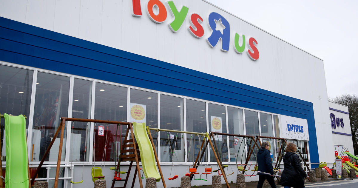 Toys R Us Closing Leaves Workers