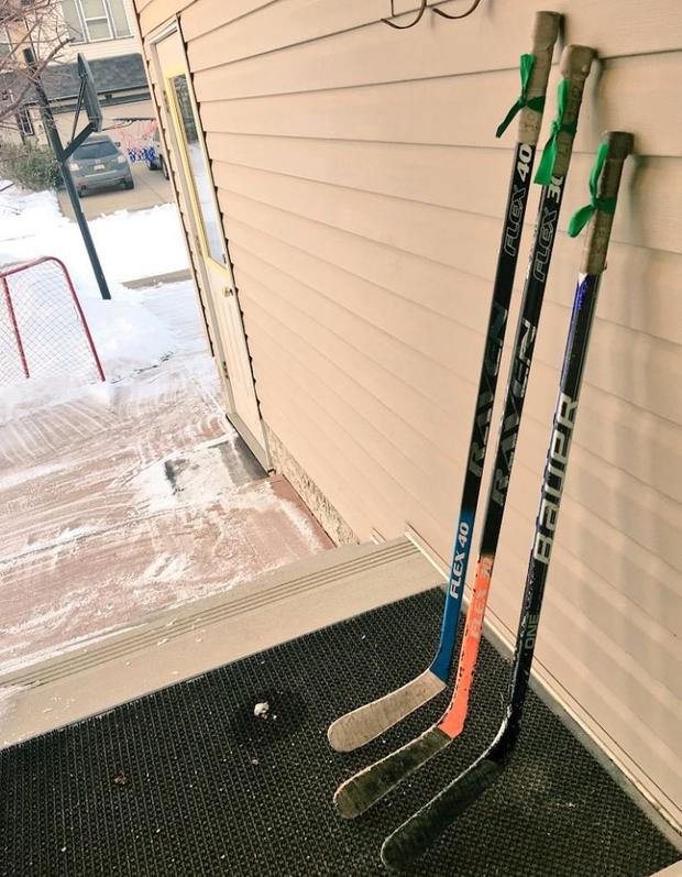 Hockey stick tributes for team in devastating crash 
