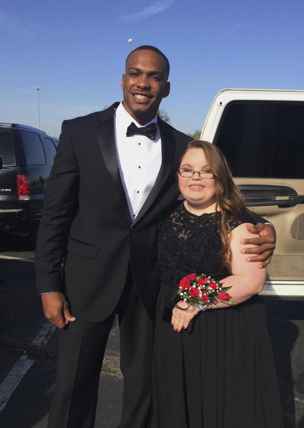 CORRECTION NFL Player Special Needs Prom 