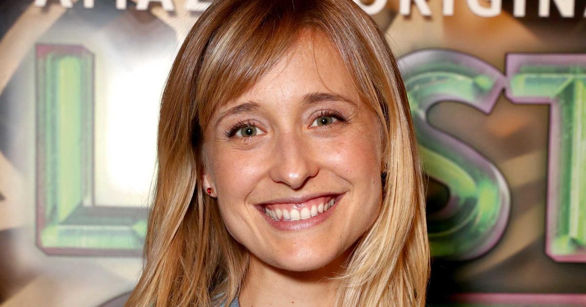 Smallville Actress Allison Mack Arrested For Ties To Alleged Sex Cult Cbs Sacramento