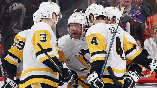 penguins-flyers1.jpg 